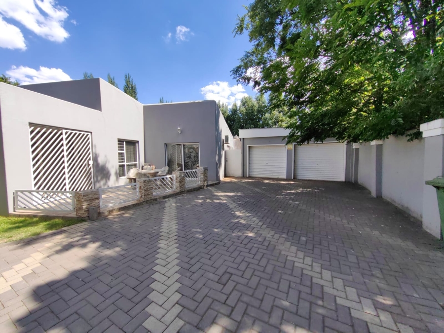4 Bedroom Property for Sale in Baillie Park North West